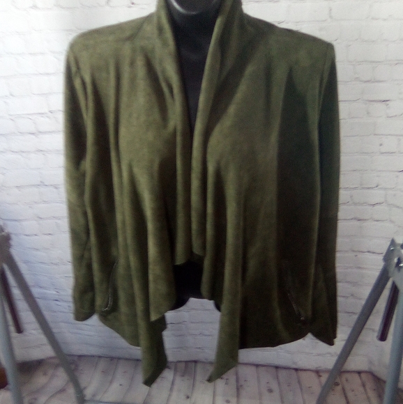 Fashion to Figure Faux Suede Jacket..๐ - Picture 6 of 7